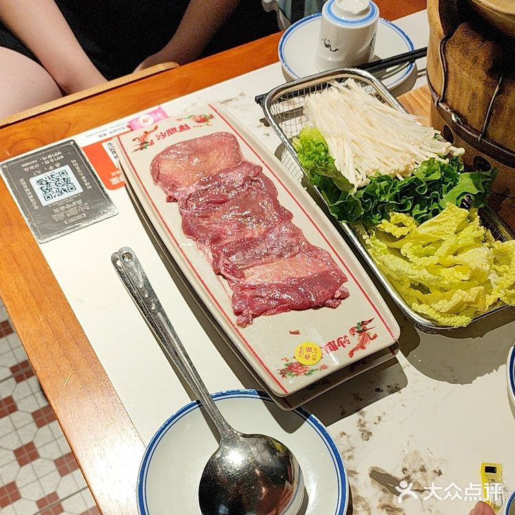 看着这么一大锅牛杂牛腩就这样静静的躺在我面前