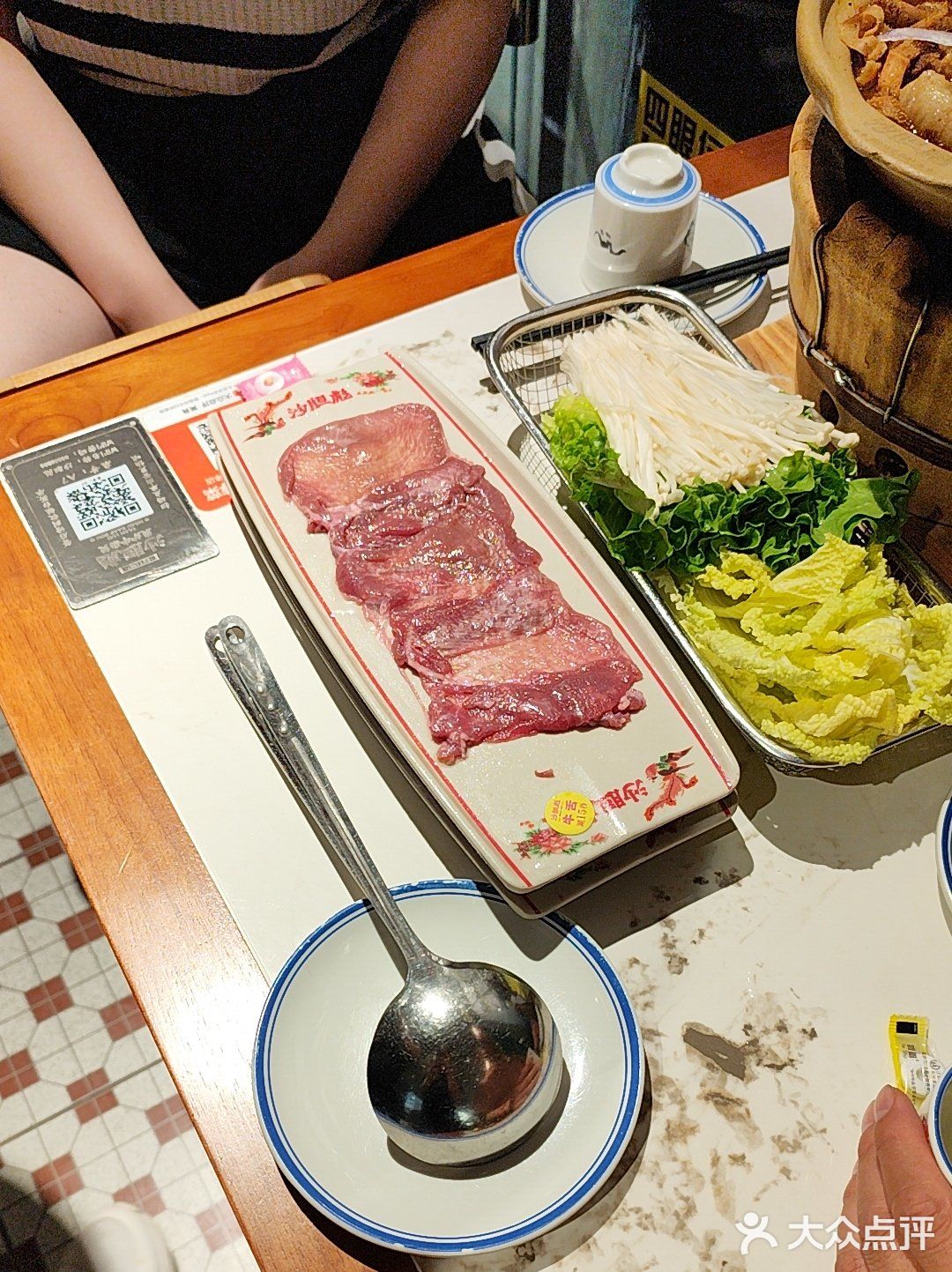 看着这么一大锅牛杂牛腩就这样静静的躺在我面前