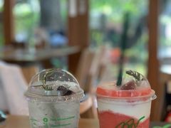 -Chom Cafe and Restaurant