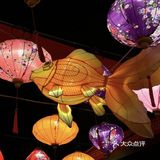 和风灯笼点亮夜晚