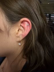 -鳌首刺青纹身 穿孔饰品店