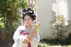 -一揽芳华汉服旗袍体验馆(拙政园店)