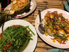 -Thiw Soen Seafood Restaurant