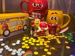 -m豆巧克力世界(上海世茂广场店)