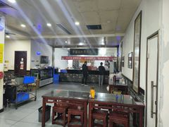 -牛一嘴·兰州牛肉面·大盘鸡(财富中心店)