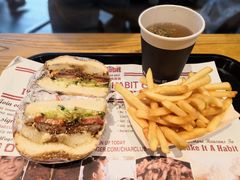 -The Habit Burger Grill 哈比特汉堡(爱琴海店)