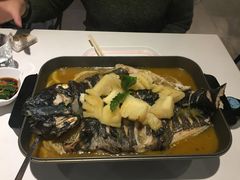 菠萝酸辣烤鱼-鱼酷活鱼烤鱼(恒隆广场店)