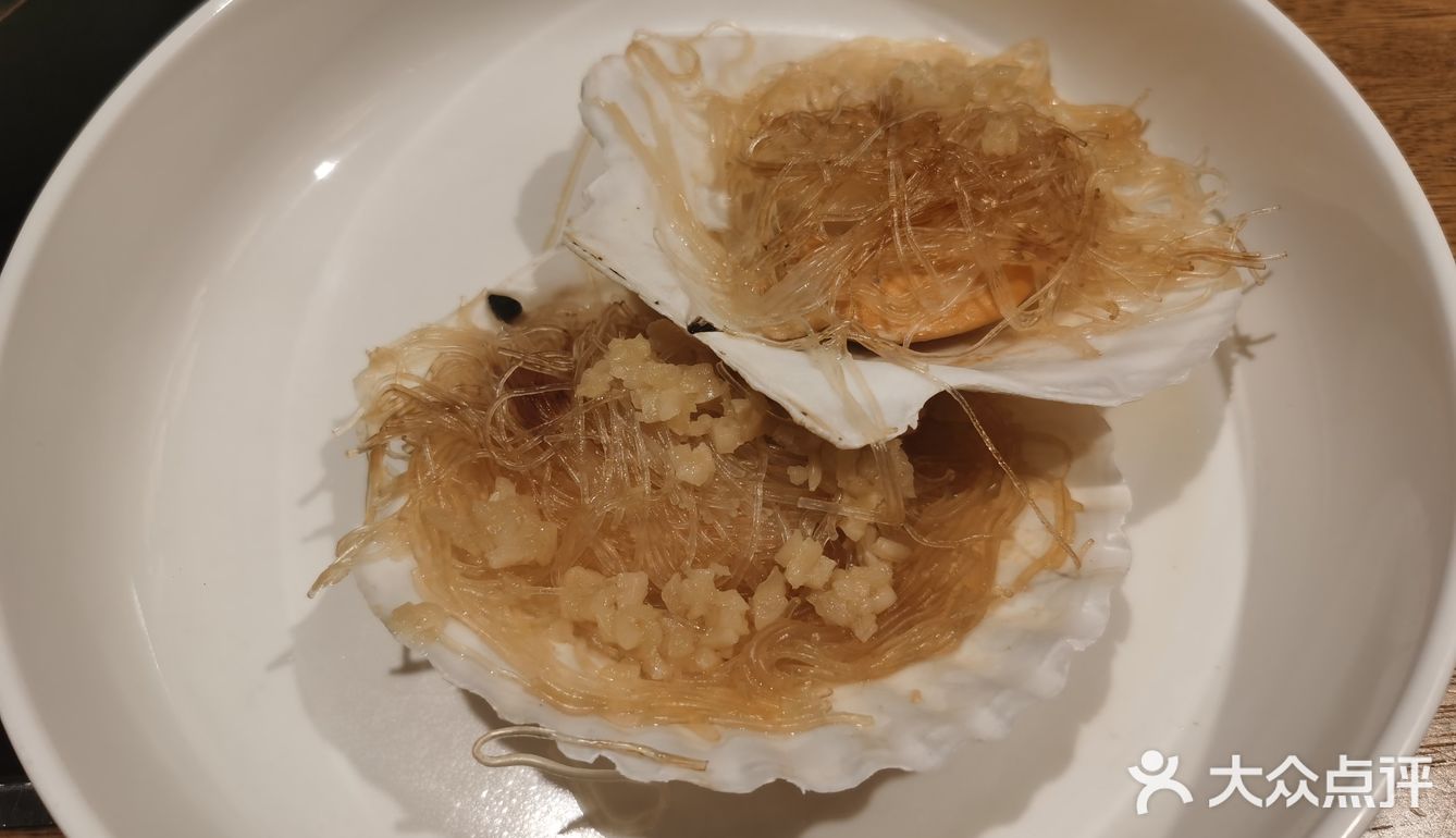 虾黄不是很OK。环境很好，每张桌子都配有一次性手套