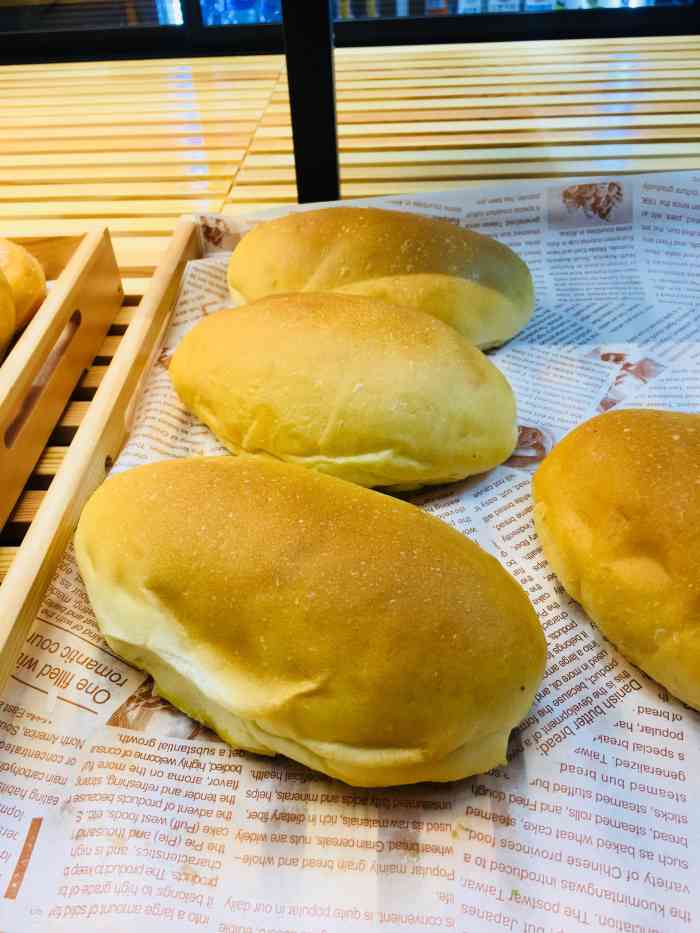 打分 猪仔包是一种咸港式面包,被认为是法国面包的短版本,其质感与