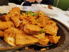 石锅海胆豆腐-品海楼·大连海胆锅贴馆(东港店)