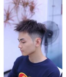 -BULB STUDIO 巴柏明星发型工作室