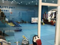 -小小王国亲子游泳俱乐部(锦辉中心)