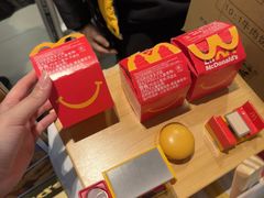 -麦当劳(上海虹桥站30B检票口楼上)