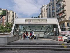 -红土地(地铁站)