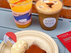 -HUGS coffee(东区店)