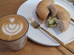 牛油果贝果-大酉·M Coffee(北京美术馆店)