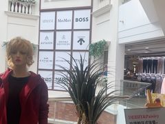 -燕莎奥特莱斯购物中心