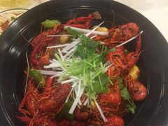 -虾弄弄海派小龙虾·牛羊蝎子火锅