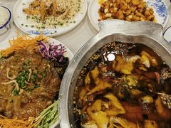 -鑫巴蜀小镇 · 水煮鱼专研店(玉桥店)