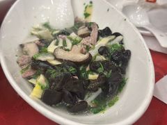 -侬佳蒸菜馆(听潮店)