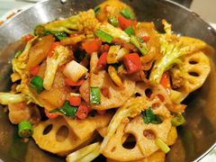 干锅什蔬-鑫巴蜀小镇 · 水煮鱼专研店(玉桥店)