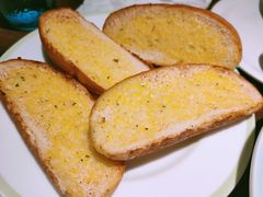 蒜香面包-萨莉亚意式餐厅(大宁音乐广场店)