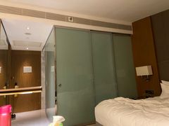 -上海滴水湖皇冠假日酒店