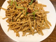 干煸藕丝-鑫小城故事·藕汤·家常菜(台北一路总店)