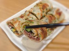 葱饼卷牛肉-台北楚楚园馅饼粥(虹桥南丰城店)