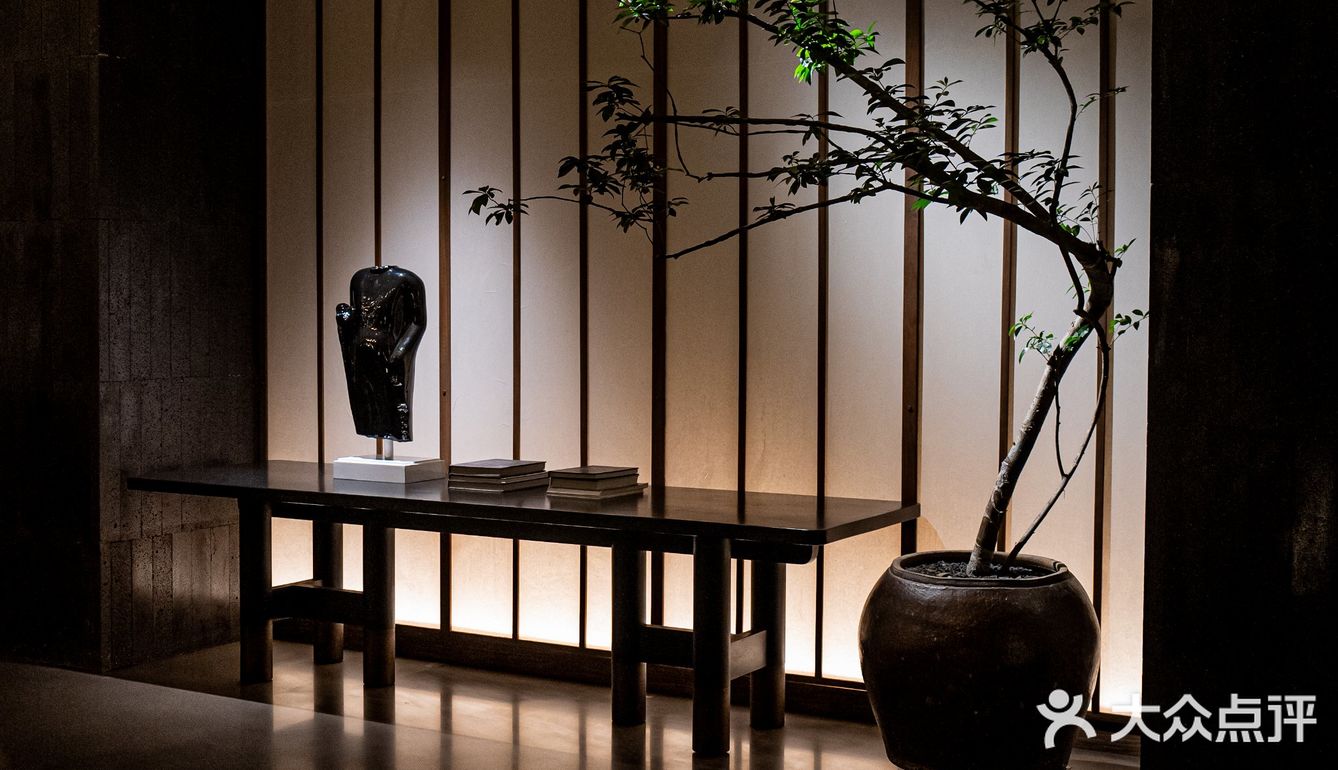 城市微度假｜享庭院美景，品味舌尖上的艺术盛宴