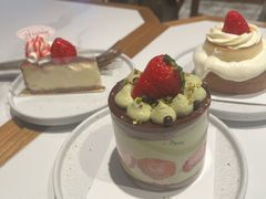 莓影开心果-LE SAPHIR 莎菲尔菓子(和兴店)