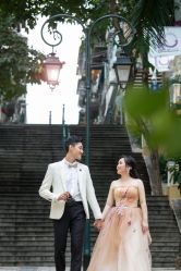 -现代经典婚纱摄影