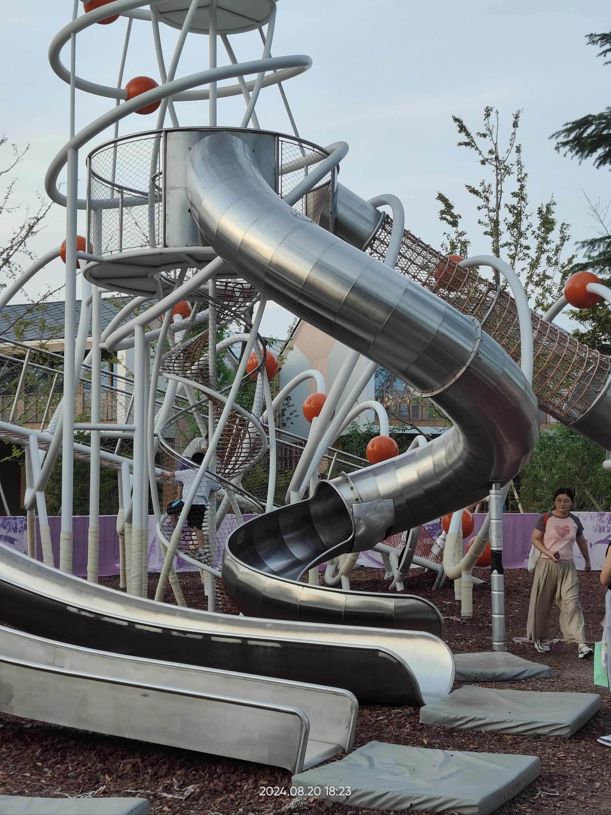 徐汇华泾公园挺好玩