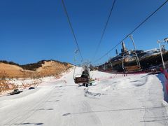 -采薇庄园四季滑雪场