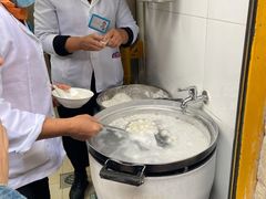 汤圆制作过程-辣辣小吃豆花米线(大观篆新农贸市场店)