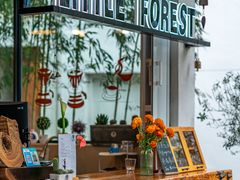 -Cafe In Little Forest