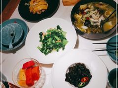 -荷塘秋月·本帮江浙菜(国权路店)