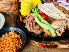 双层烤肉拼盘-Pistolera Mexican Cantina女枪手墨西哥餐厅(碧云路店)