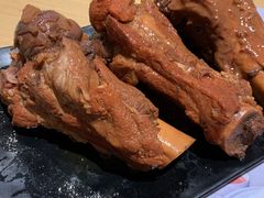 招牌酱大骨-关东小磨东北菜(上海长风大悦城店)