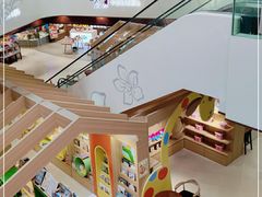 -中百仓储超市有限公司(越秀星汇维港店)