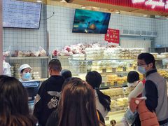 等位区-白玉兰食品甜凤店(合生汇店)