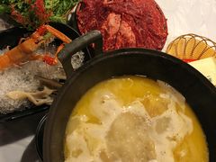 -鲜入围煮花胶鸡海鲜火锅