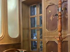 -秘密旅行Bonjour(黑金冠 江南西店)