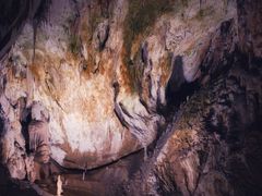 -波斯托伊纳溶洞