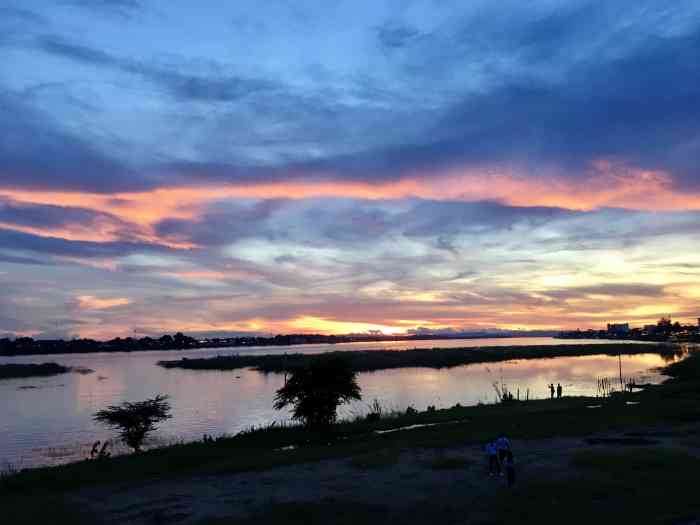 湄公河边公园-"感觉东南亚这边的国家,体验一下夜市才是真.