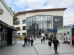 -NIKE上海青浦换季优惠店