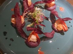 煎虾配紫薯泥薯片及姜味柠檬汁-AZUL by FUEL蓝色·法式酒馆(琶醍店)