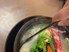 -灵芝妹子海鲜米线(瓦房店新玛特店)