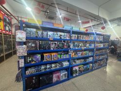 -逝水玩具折扣店