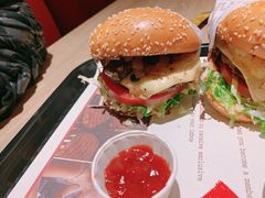 -The Habit Burger Grill 哈比特汉堡(复兴soho店)